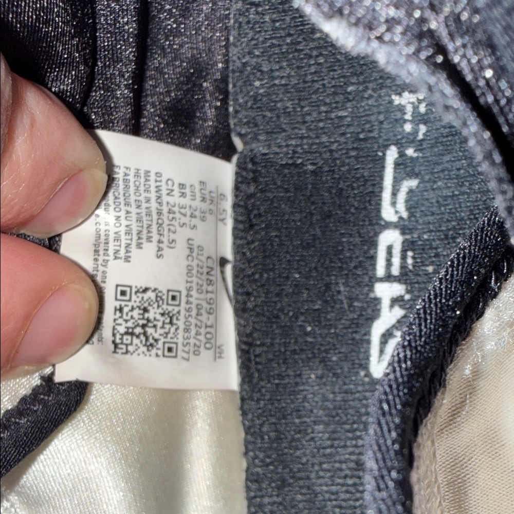 RARE Nike Air Zoom Traverse GS - FlyEase - Picture 6 of 6